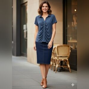 Simply Vera Vera Wang Ruched Front Blue Button-Down Size X-Large (EUC)